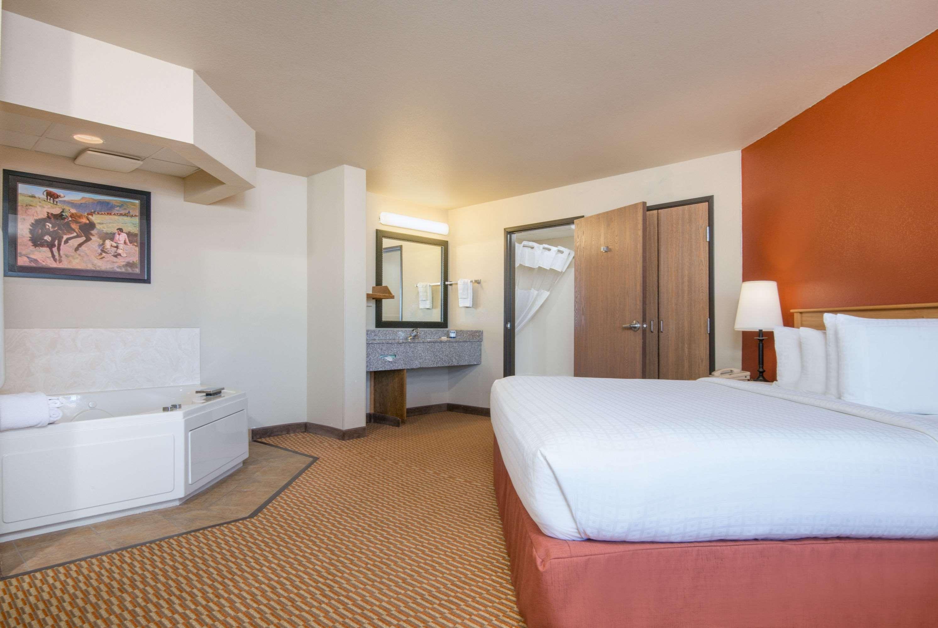 Americinn By Wyndham Pampa Event Center Esterno foto