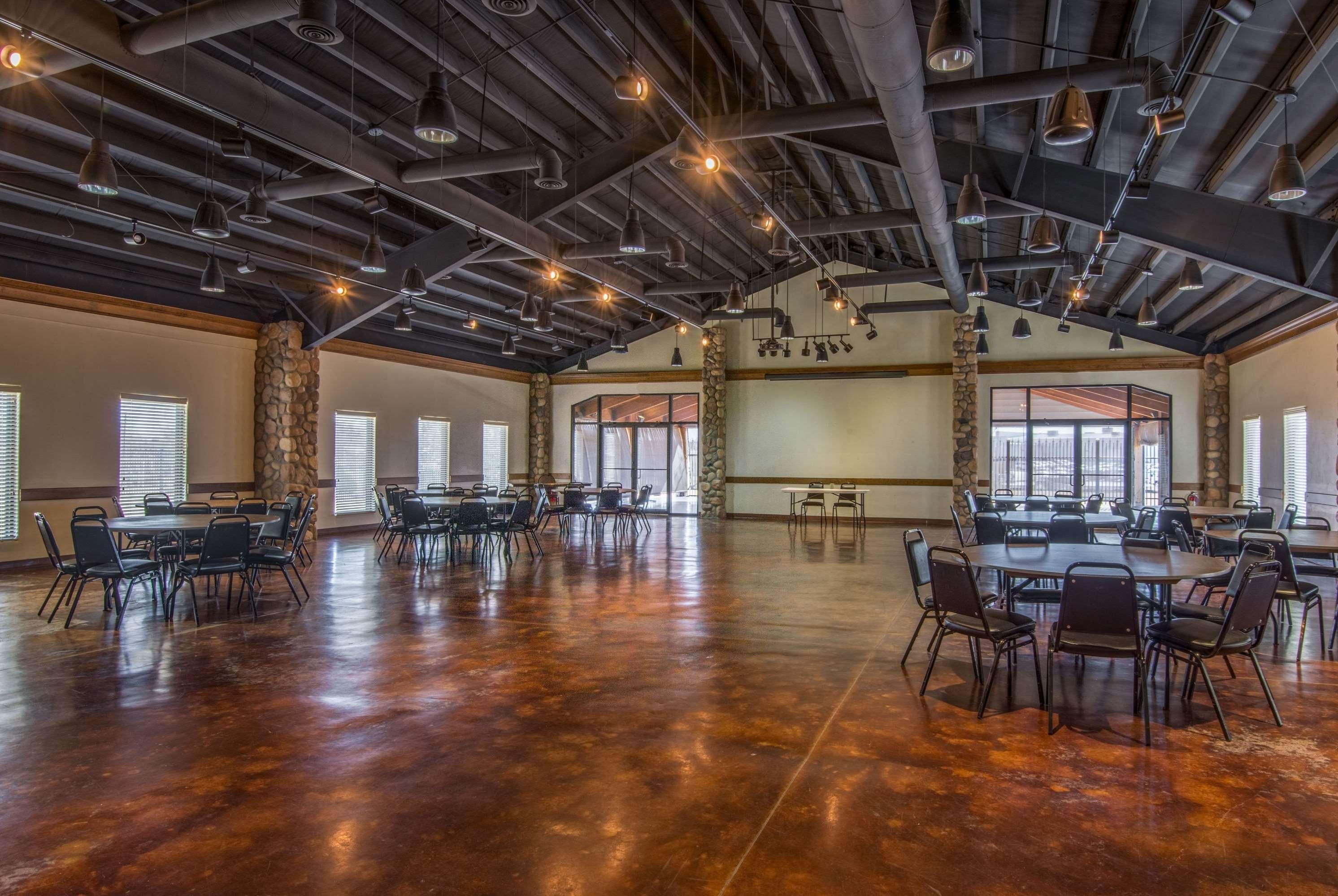 Americinn By Wyndham Pampa Event Center Esterno foto