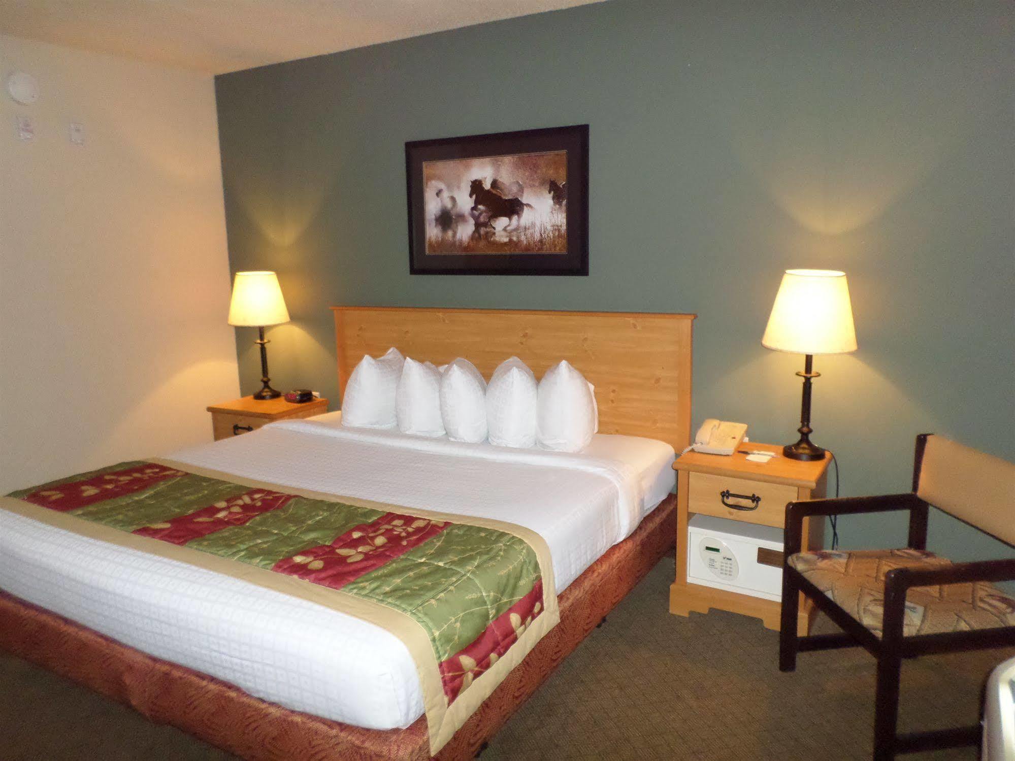 Americinn By Wyndham Pampa Event Center Esterno foto